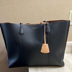 Tory Burch
Perry Leather Shopper Tote Bag Black